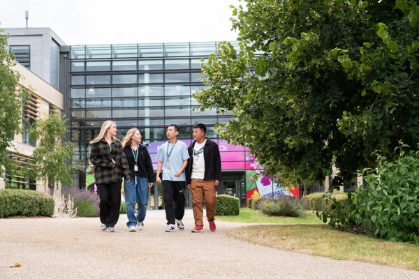 curso de ingles verano jovenes en bath inglaterra
