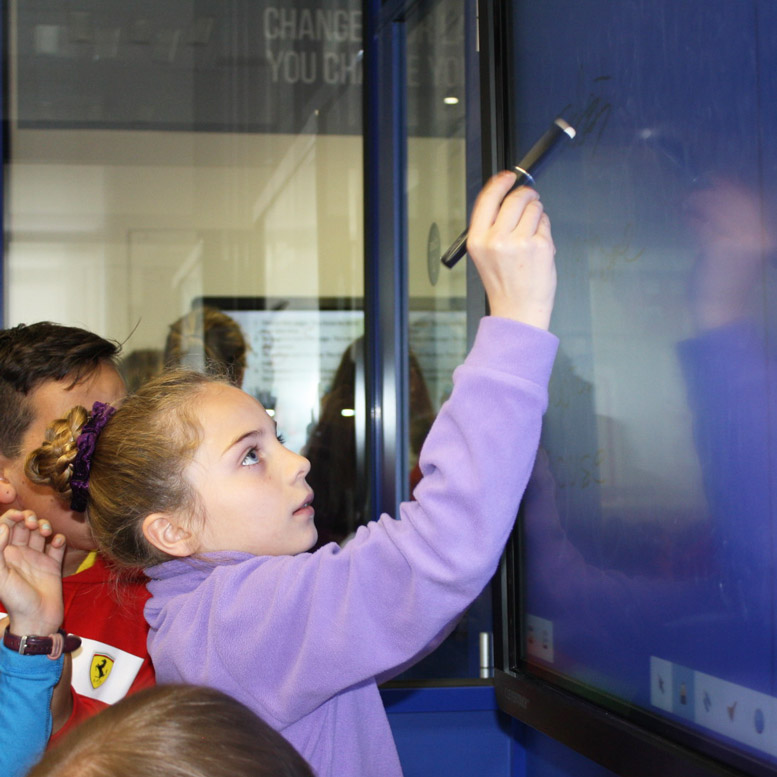 pizarras digitales clases ingles getafe